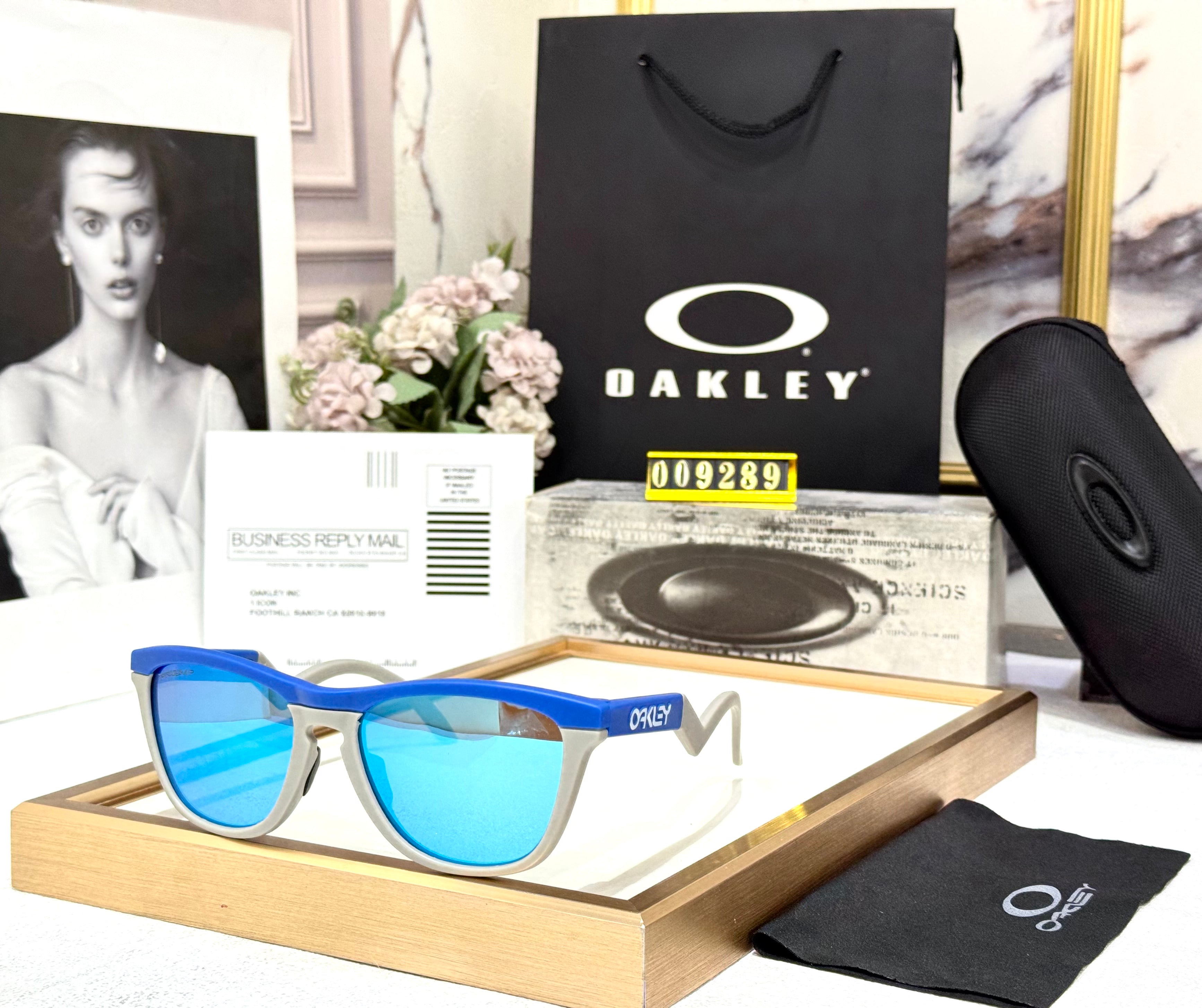 OAKLEY 009289 UNISEX GENERIC