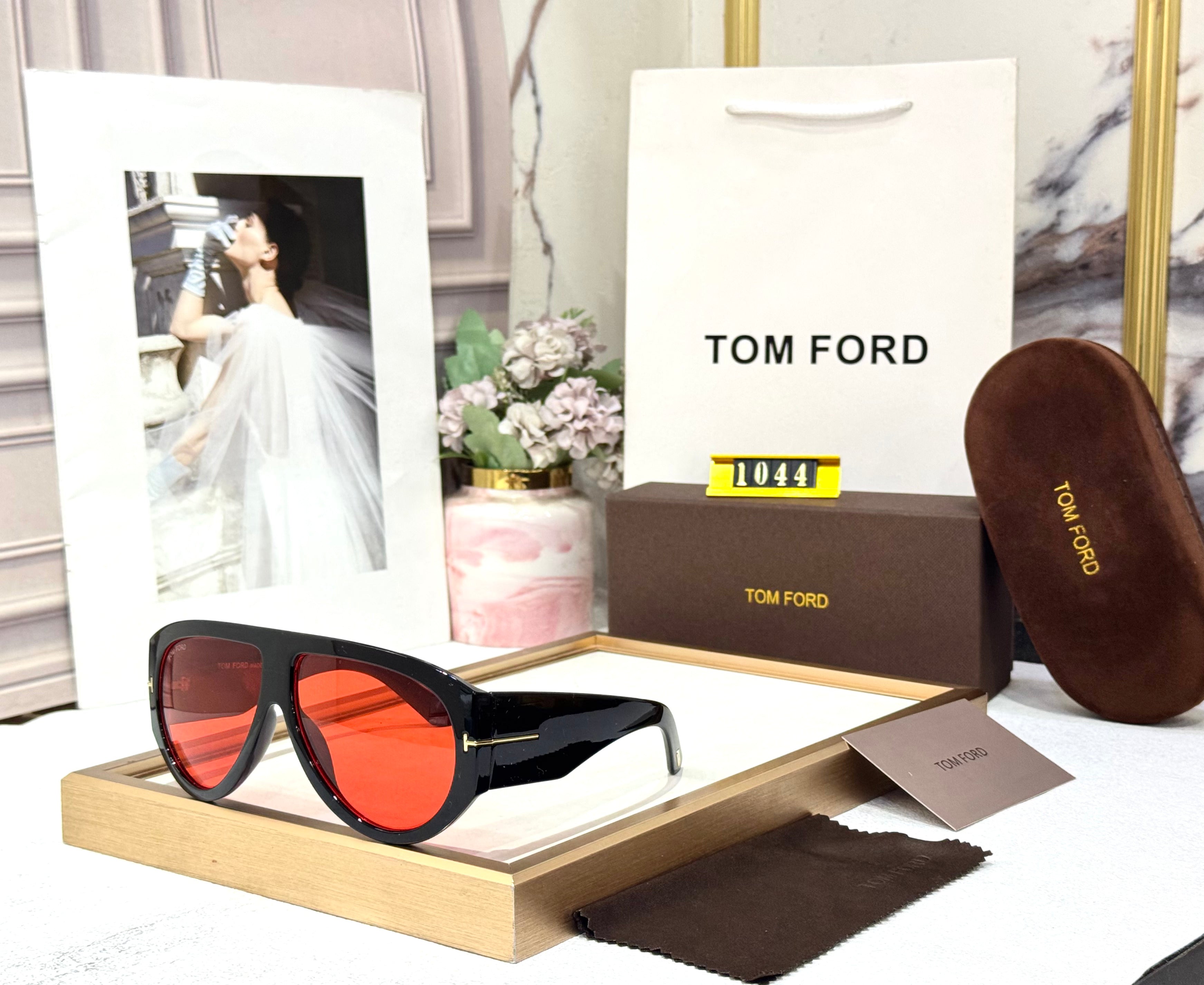 TOMFORD 1044 UNISEX GENERIC