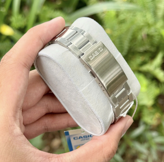 Casio G-Shock AE-1200WHD-1AV Generic Silver